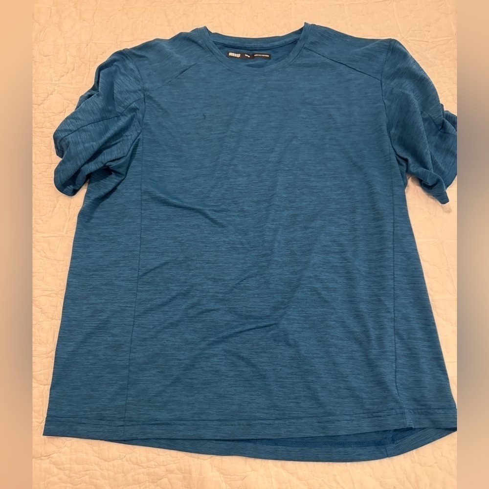 REI Short Sleeve Running Tee quick dry. Size Large. Blue